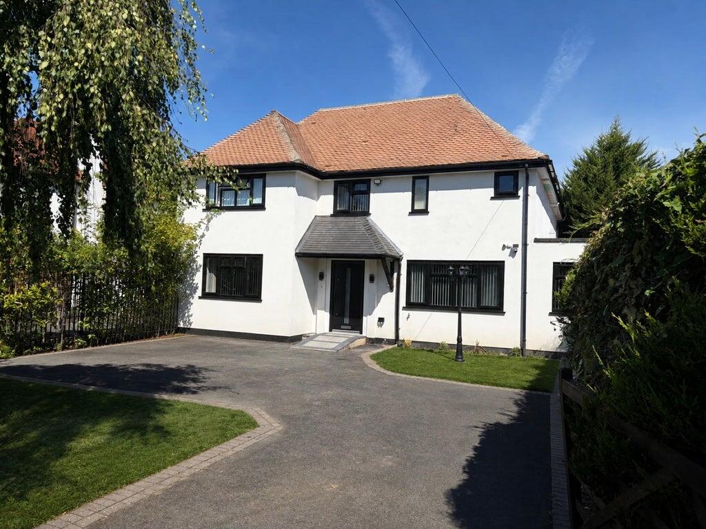 Main image of property: 6 Fairfield Lane, Farnham Royal, Slough, SL2 3BX
