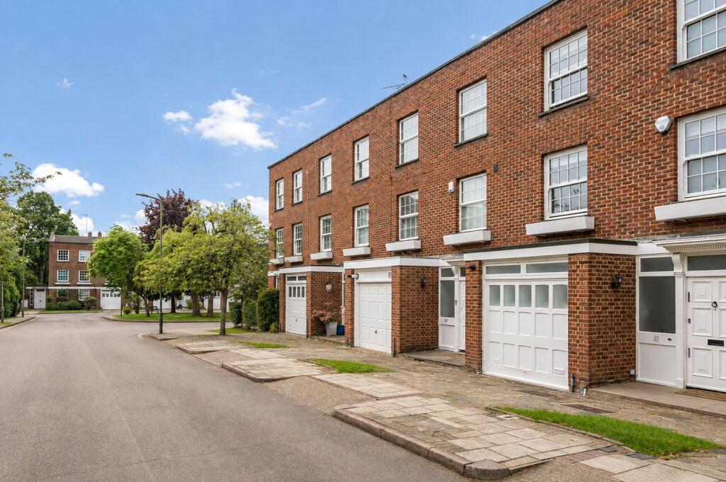 Main image of property: Baxendale, Whetstone, London, N20
