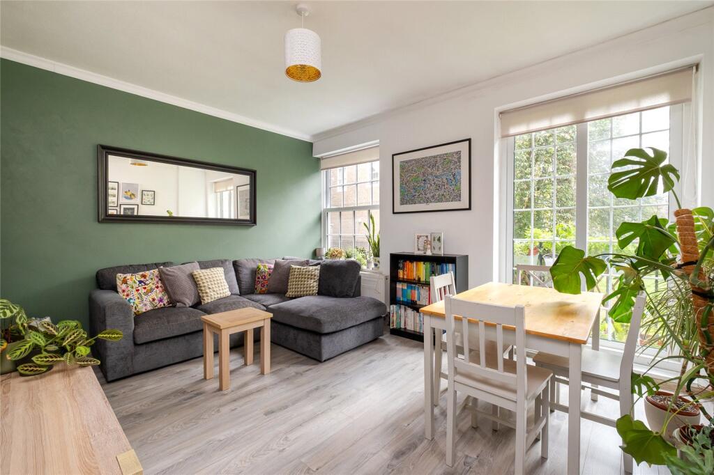 Main image of property: Leigham Avenue, London, SW16