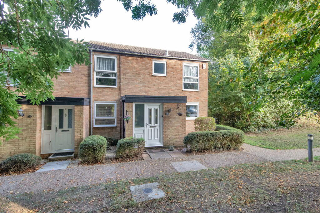 Main image of property: Chapel Wood, New Ash Green, Longfield, DA3 8RA
