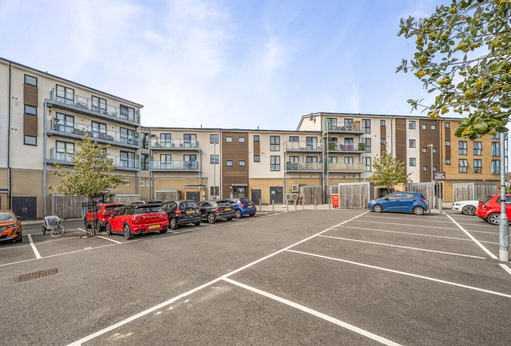 Main image of property: Chessel Drive, Patchway, Bristol, Gloucestershire, BS34