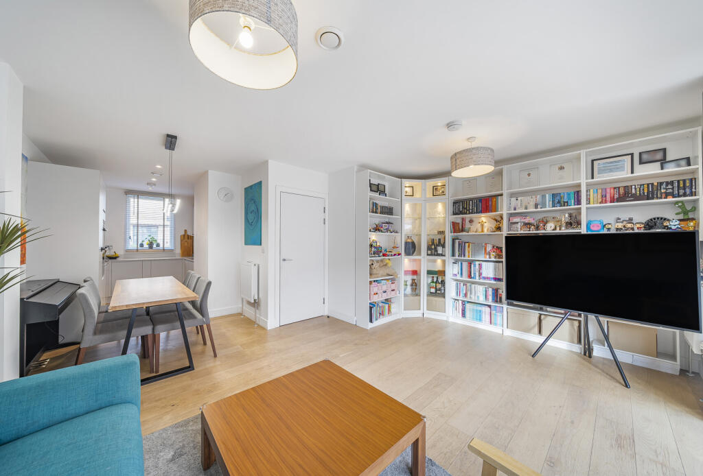 Main image of property: Oriental Square, London, NW9