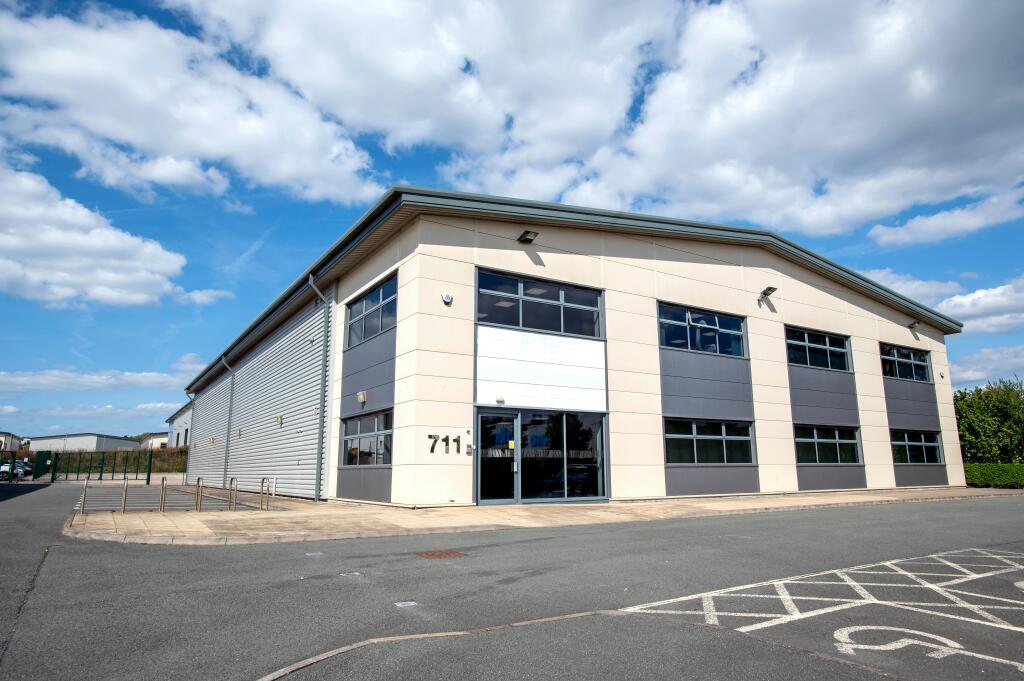 Main image of property: Unit 711 Birchwood Park, Cavendish Avenue, Birchwood Park, Warrington, WA3 6DE