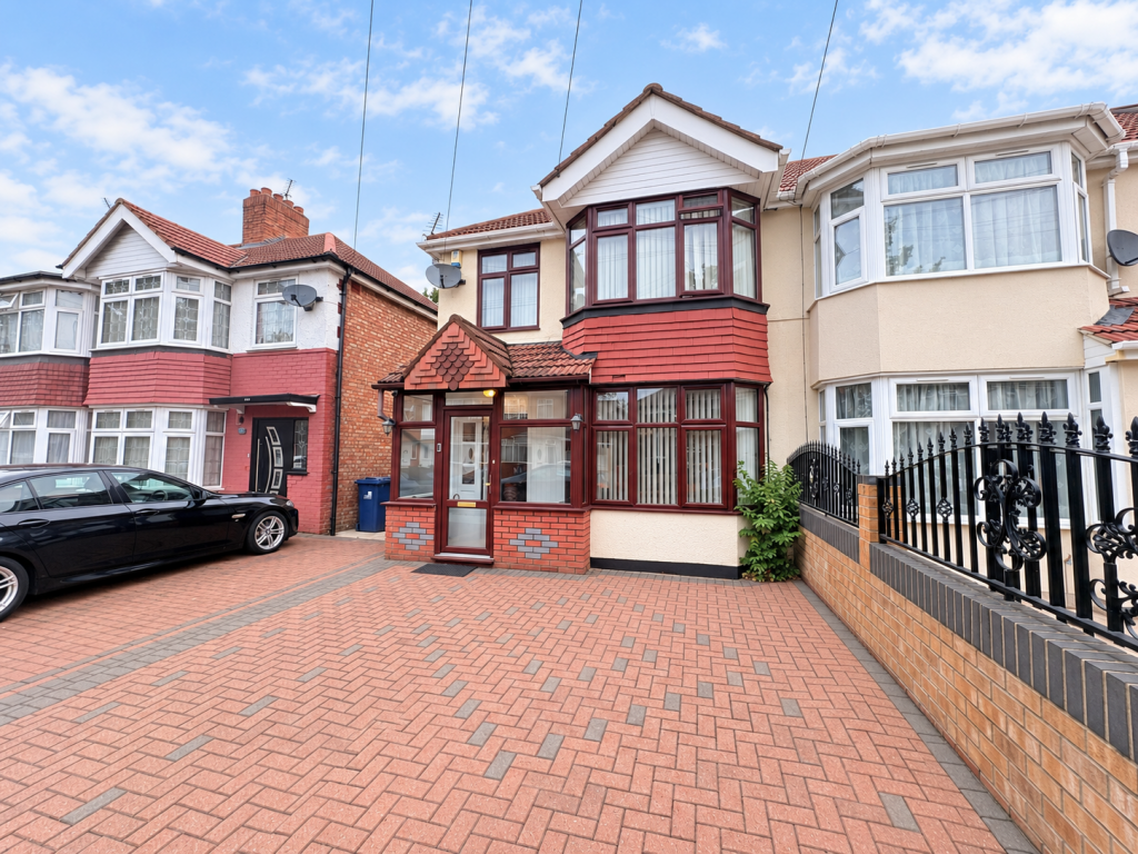 Main image of property: Park Avenue, Southall, Greater London, UB1