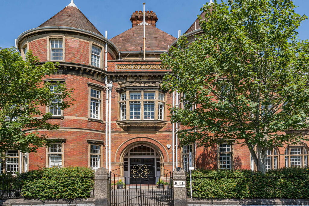Main image of property: 15 Apsley Road, Plymouth, PL4 6AR