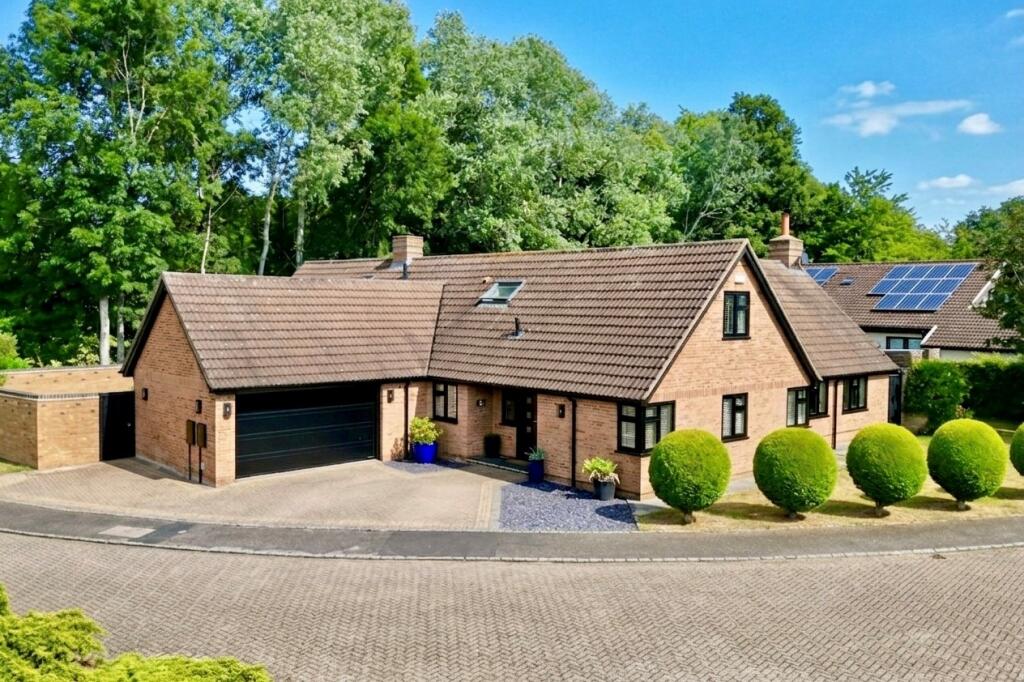 Main image of property: Teal Close, Northampton, NN4 9XF