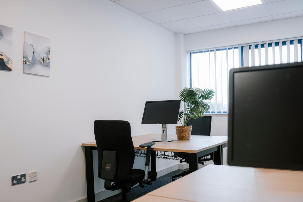 250 sqft office