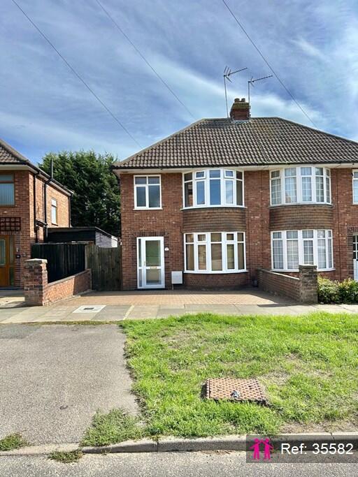 Main image of property: Elmcroft Road, Ipswich