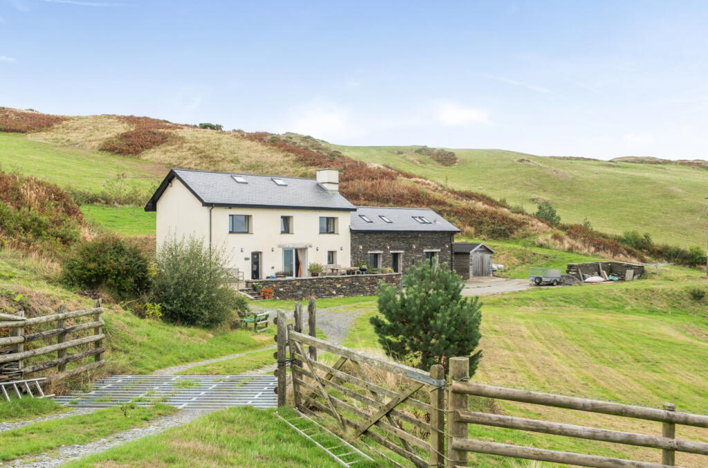 Main image of property: Aberdovey, Gwynedd, LL35