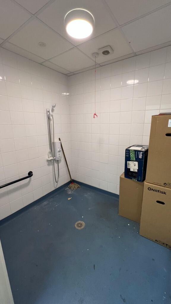 27-28 Stansted Distribution Centre - Shower Photo.jpeg