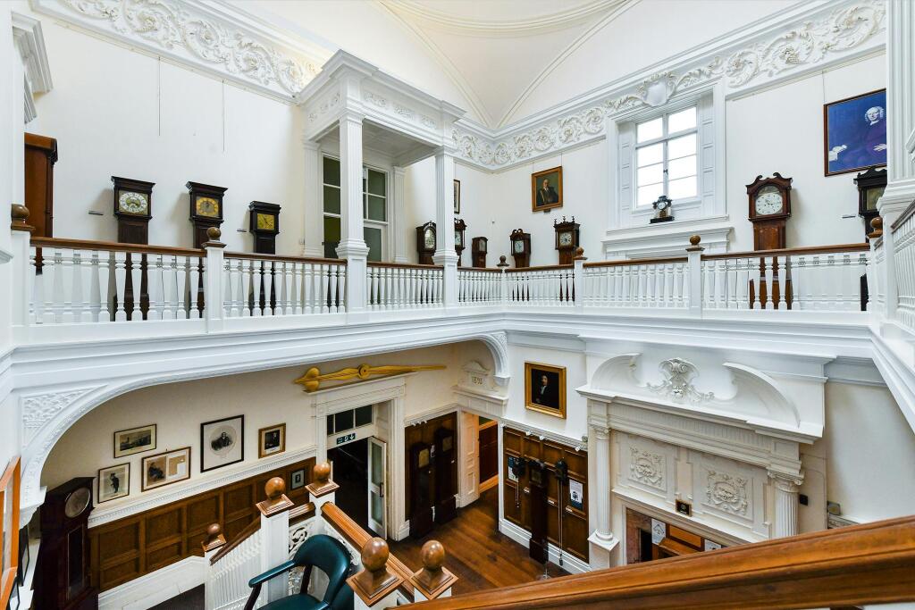 uptonhallint67.jpg