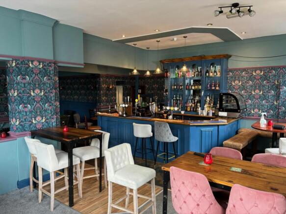 Bar2.jpg