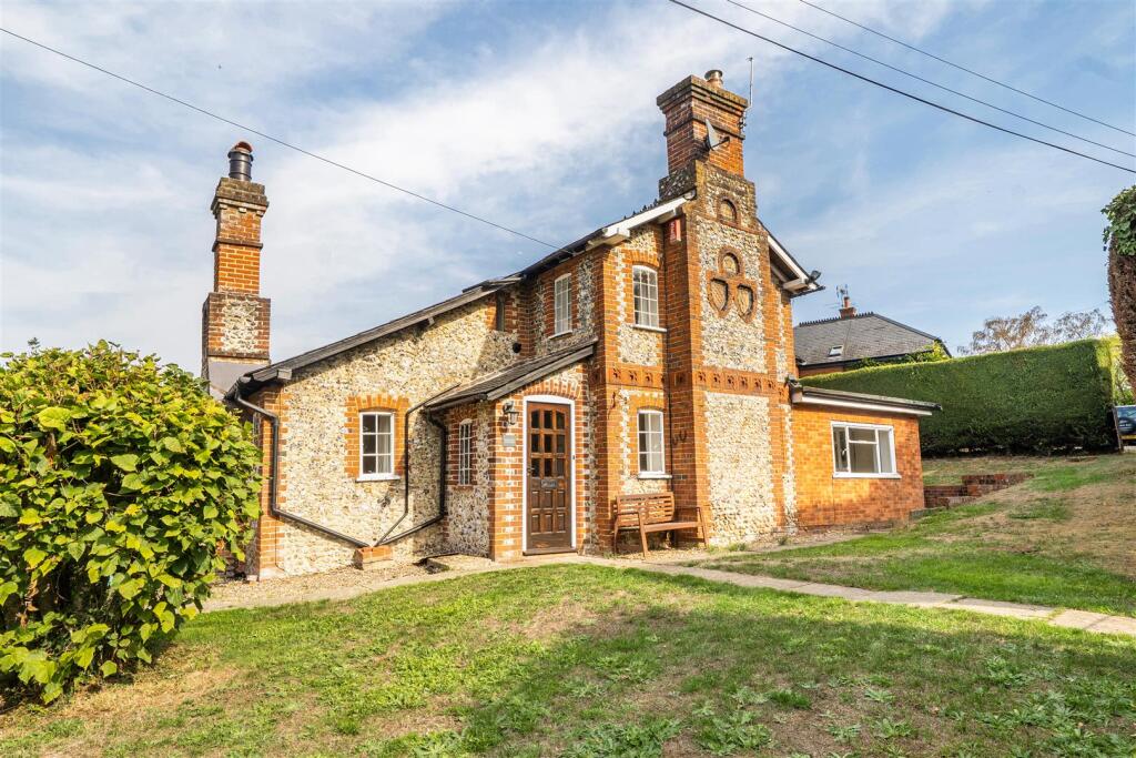 Main image of property: Lynx Hill East Horsley