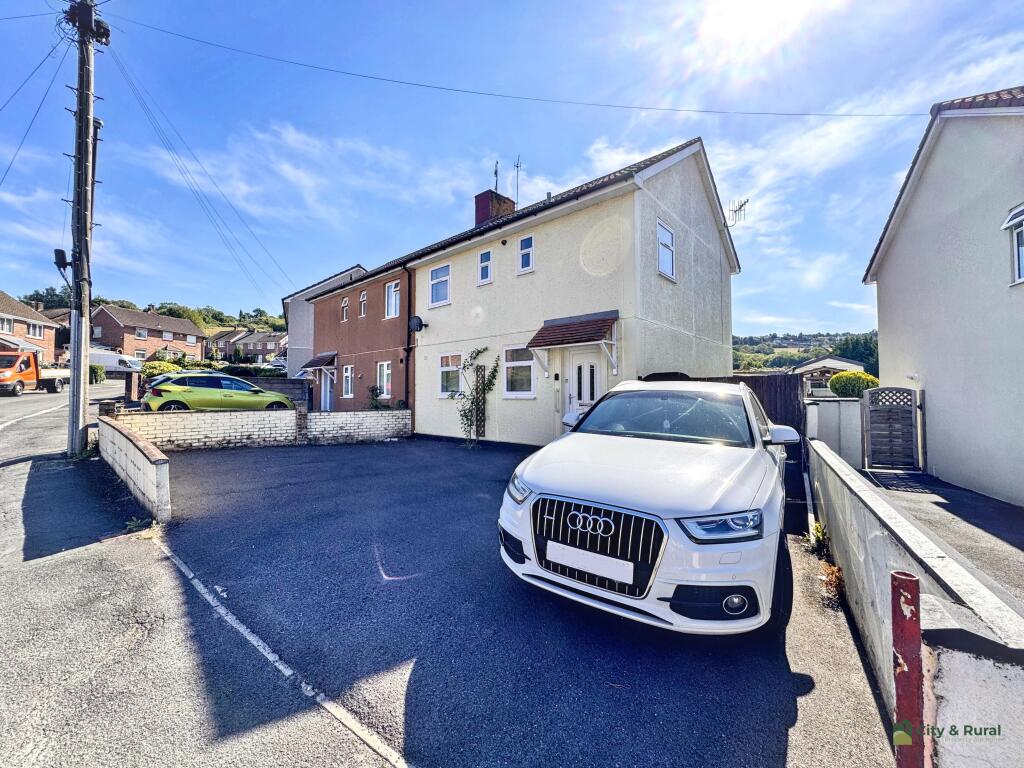 Main image of property: 14 Redford Crescent, Bishopsworth, Bristol BS13 8SD