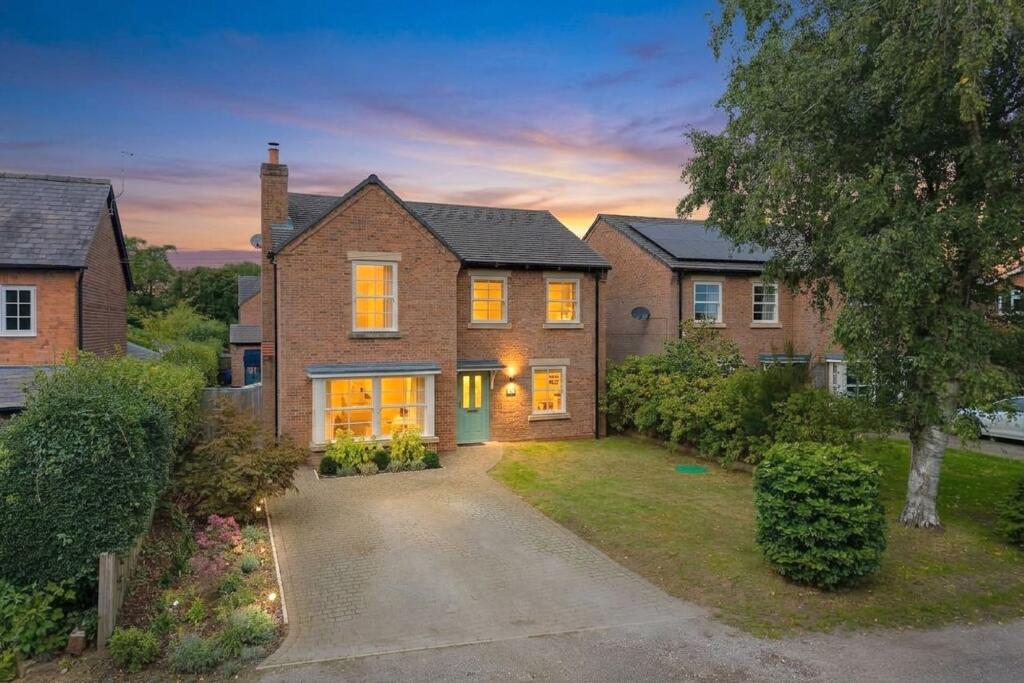 Main image of property: 1 The Orchards, Sadlers Wells, Bunbury, CW6 9SG