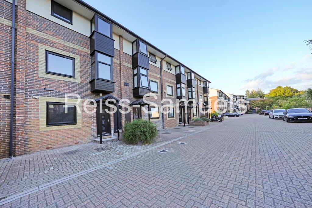 Main image of property: Barnfield Place, Isle of dogs, London, E14
