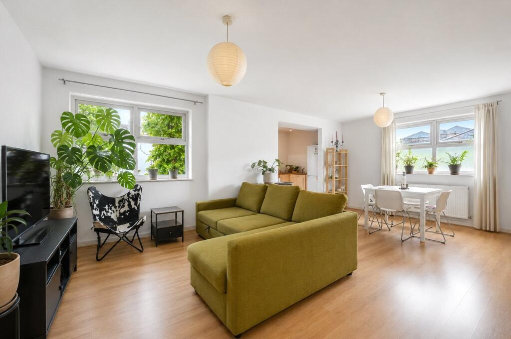 Main image of property: Somerford Grove, Hackney, London, N16