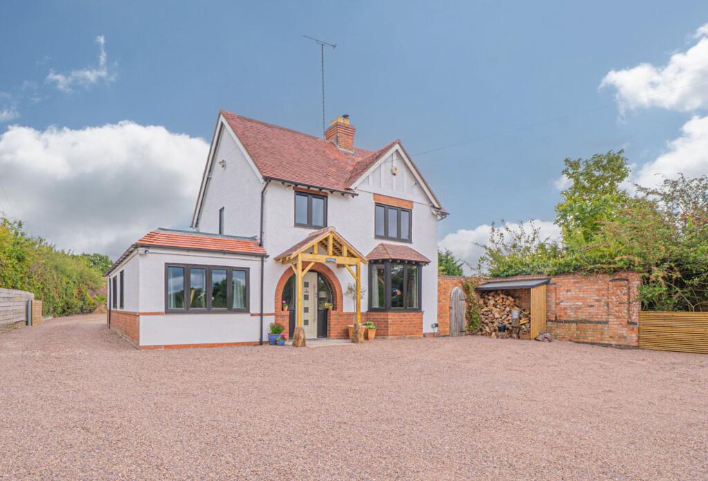 Main image of property: Birmingham Road, Kenilworth, CV8