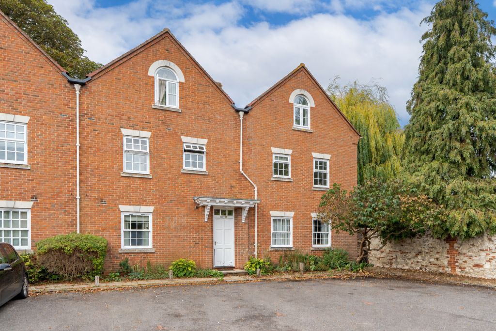 Main image of property: White Hart Close, Benson, Wallingford, OX10 6NX