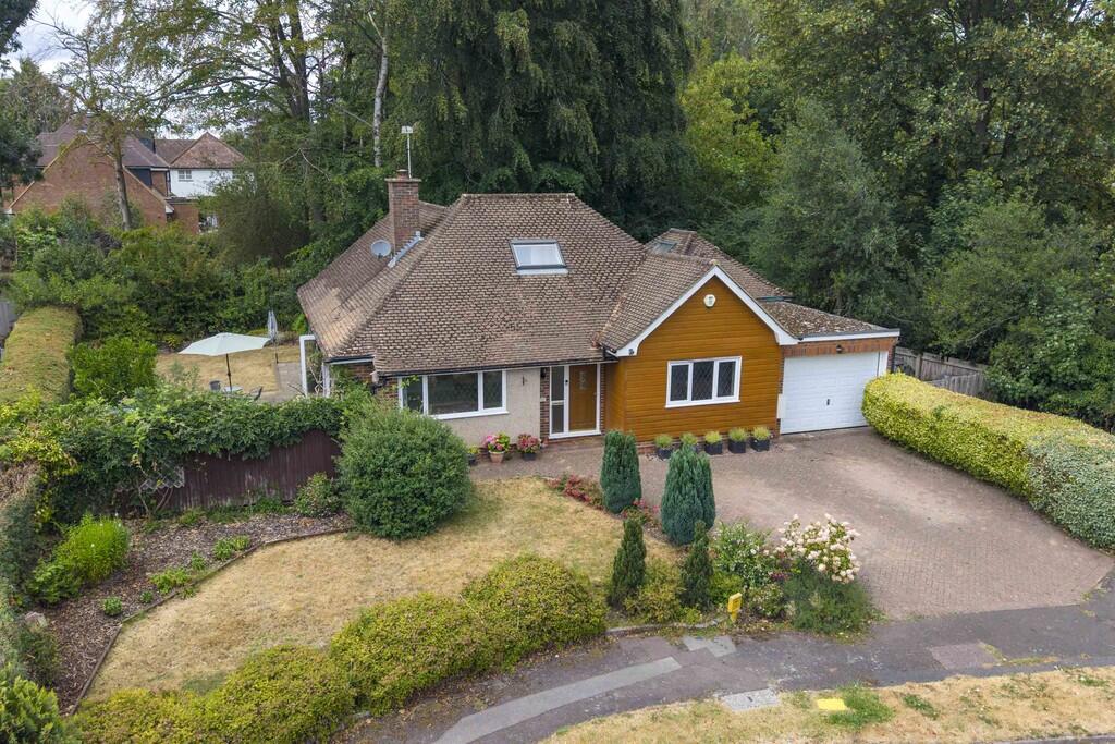 Main image of property: The Grove, Chesham Bois