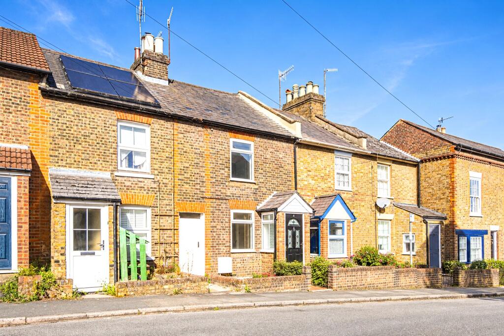 Main image of property: Russell Place, Boxmoor, Hemel Hempstead, Hertfordshire, HP3