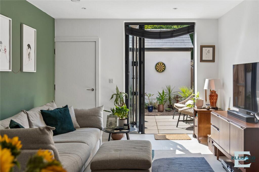 Main image of property: Summerhill Road, London, N15