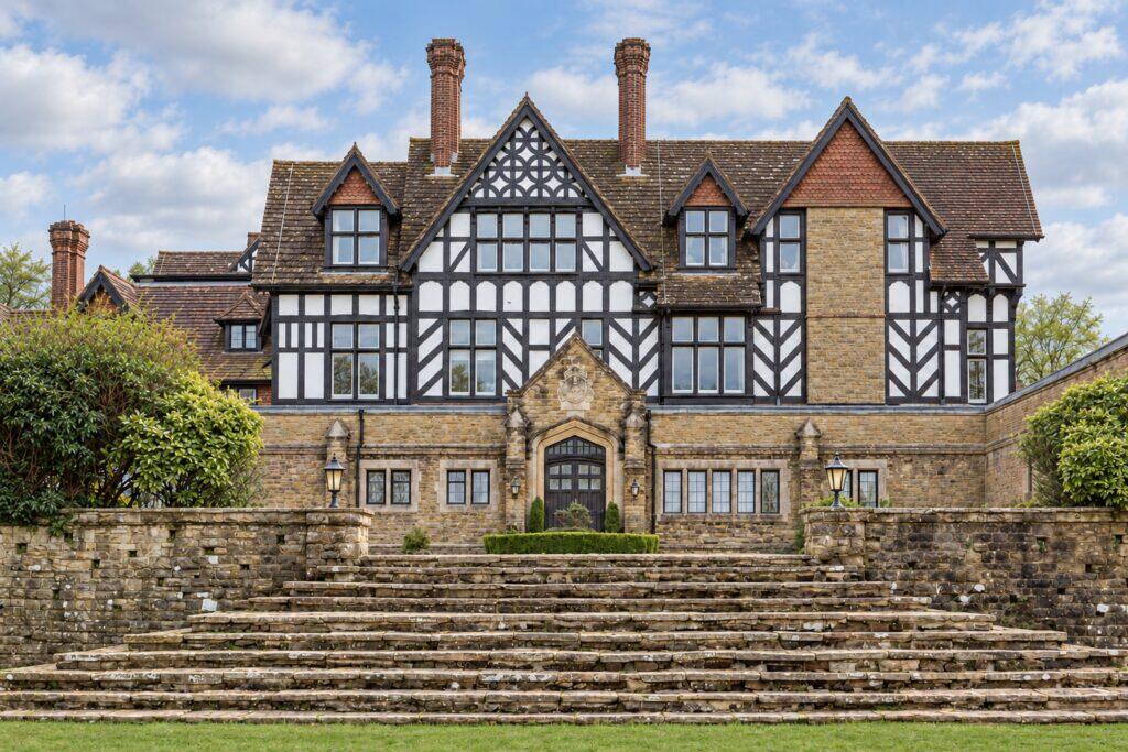 Main image of property: 5 The Apartment, Roffey Park, Forest Road, Colgate Horsham RH12 4TD