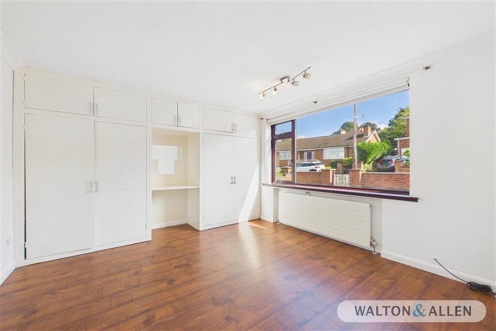 Main image of property: Longacre, Woodthorpe, NG5 4JS