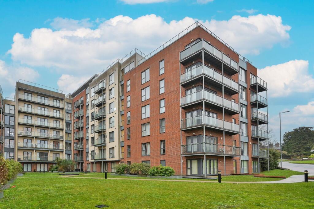 Main image of property: Midland Road, Hemel Hempstead, HP2