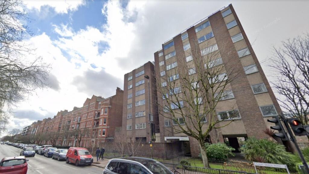 Main image of property: St Mary Le Park Court, Parkgate Road, London, SW11