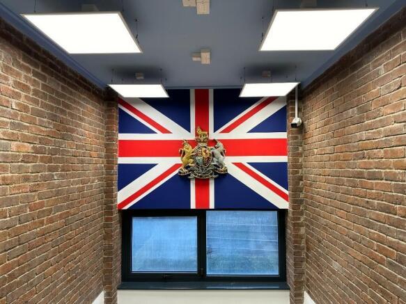 3rd Flr Crest