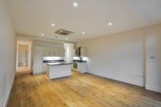 Unit 9, 9 Steedman Street photo 4.jpg