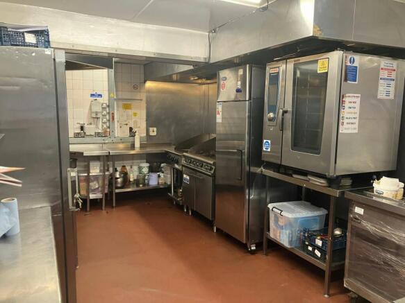 10 SaraKitchen.jpg