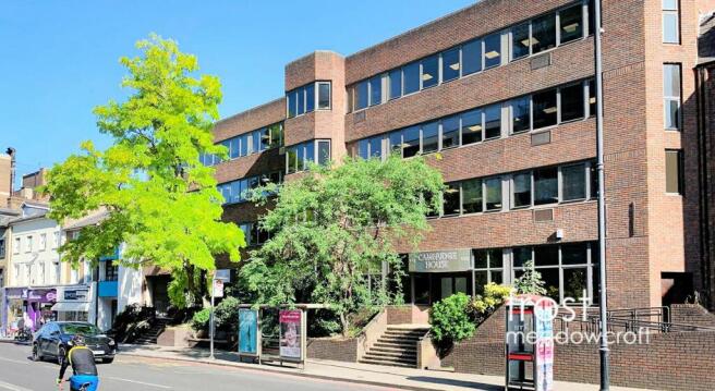 Oxford  Cambridge Hse Upper Richmond Rd Putney Office e1.jpg