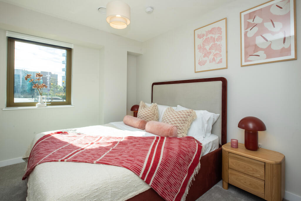 Main image of property: Tilling Courtyard, Weldale Street, Reading