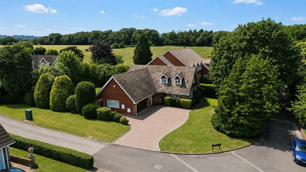 Main image of property: Barns Croft, Little Aston, Sutton Coldfield, B74 3BW