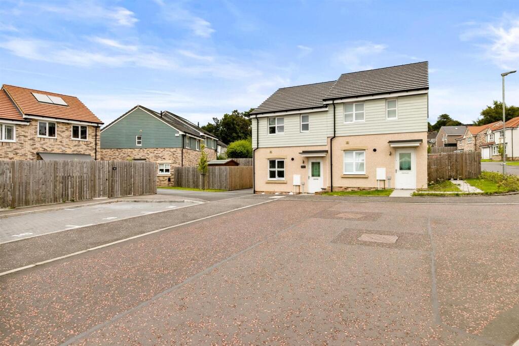 Main image of property: Garshake Wynd Dumbarton, G82 3AF
