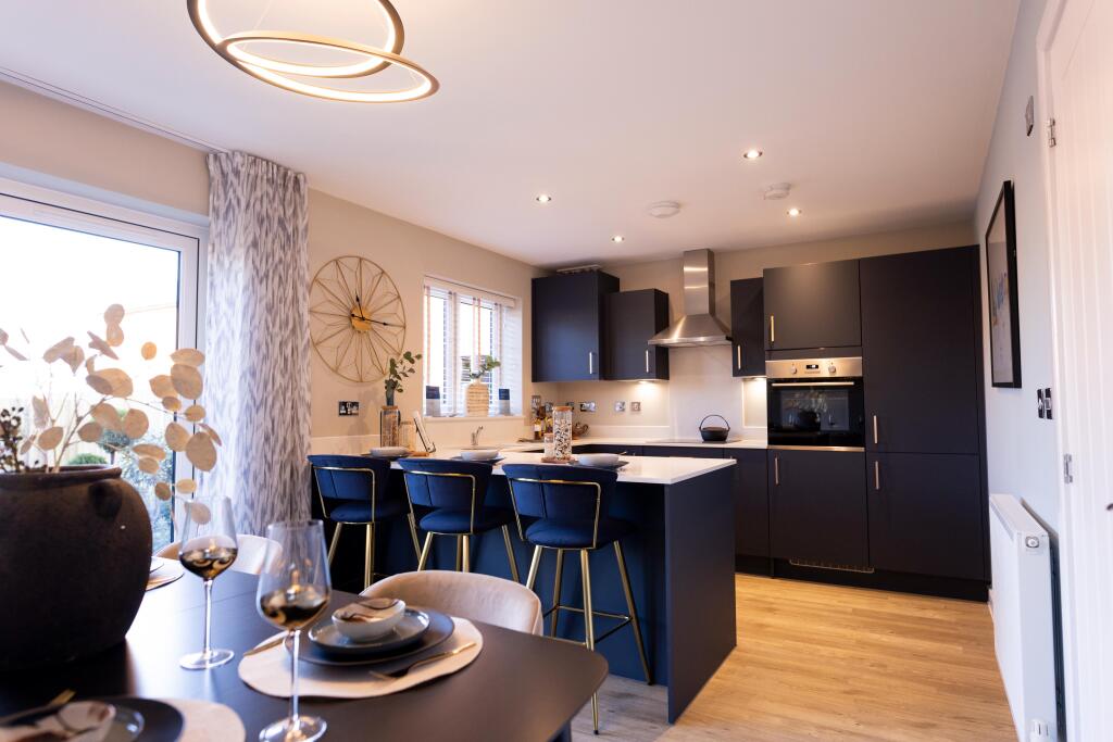Main image of property: Dee Road,
Tilehurst,
Reading,
RG30 4FS