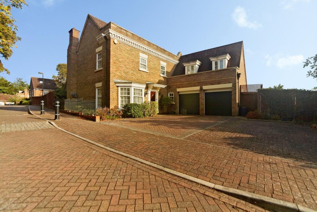 Main image of property: Dickenswood Close, London, SE19