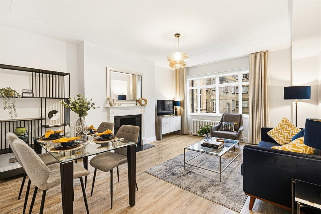 Main image of property: 2 bedroom Top Floor Flat in Richmond Court
