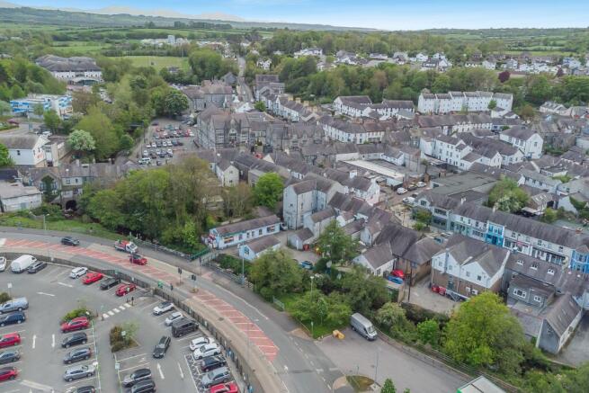 Units 1-3, 6, 8 and 10 Church Street, Llangefni, LL77 7DU