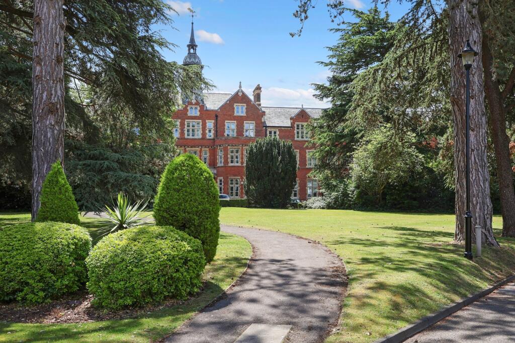 Main image of property: Lavender Close, Leatherhead, Surrey, KT22