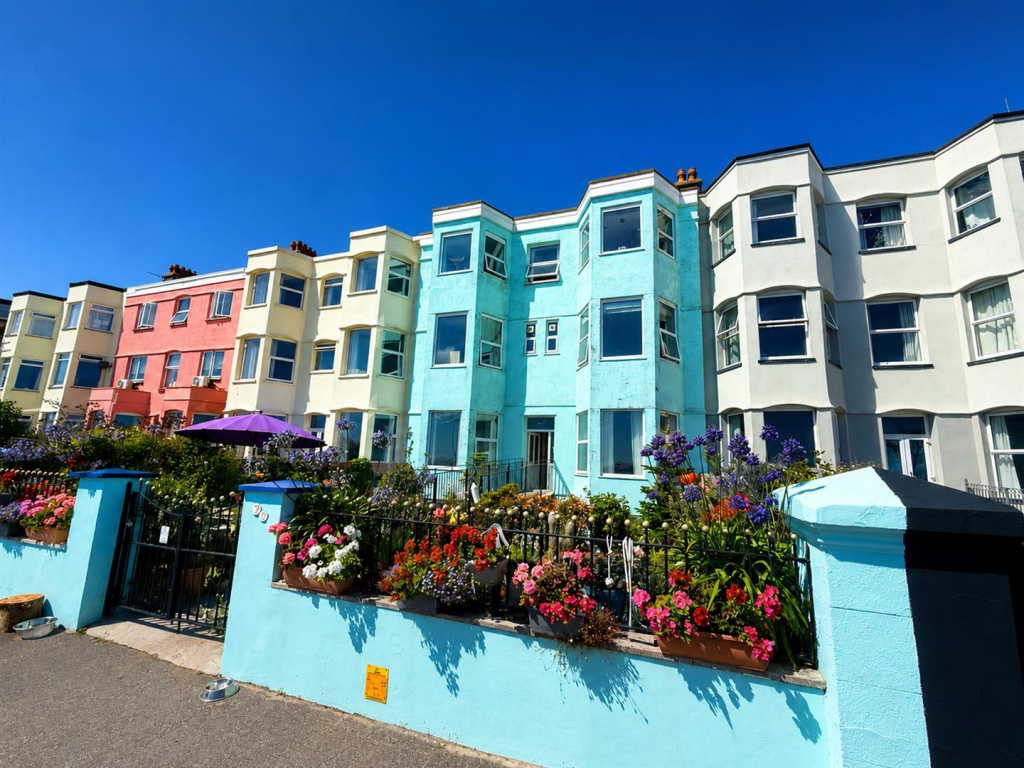 Main image of property: 20 West End Parade, Pwllheli