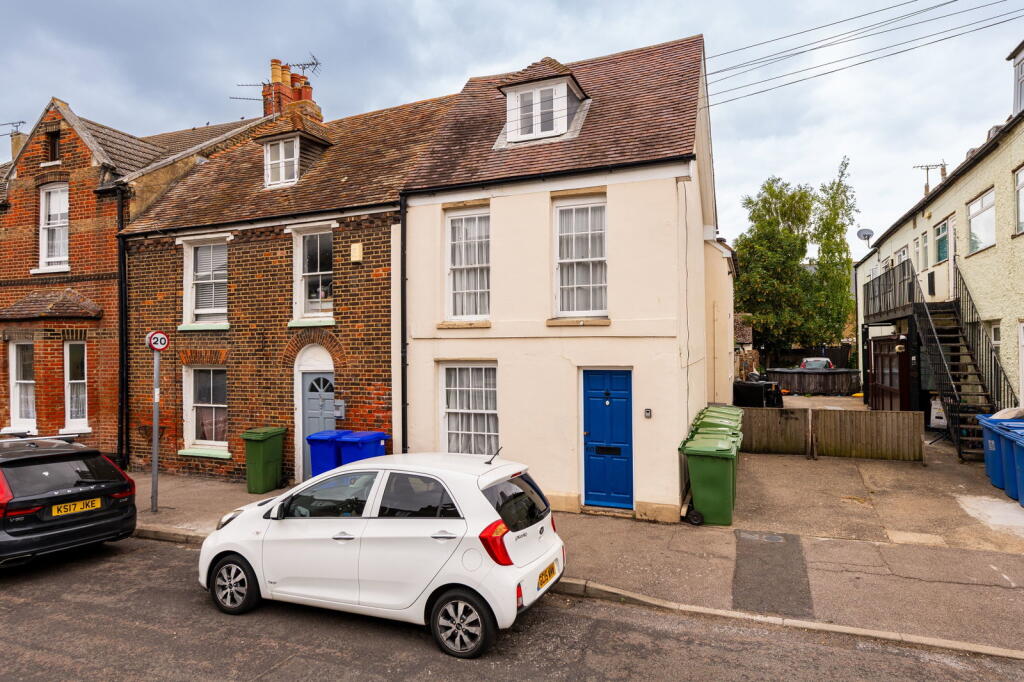 Main image of property: High Street, Queenborough, ME11 5AG