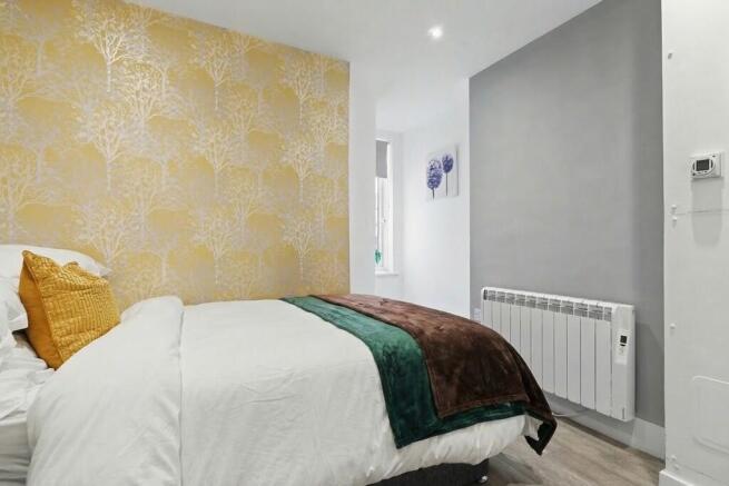 Flat 1 - Bedroom ...