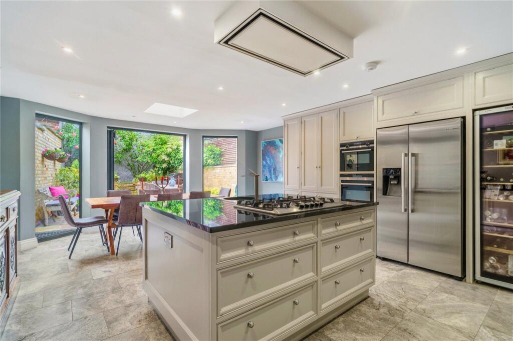 Main image of property: Mallinson Road, London, SW11