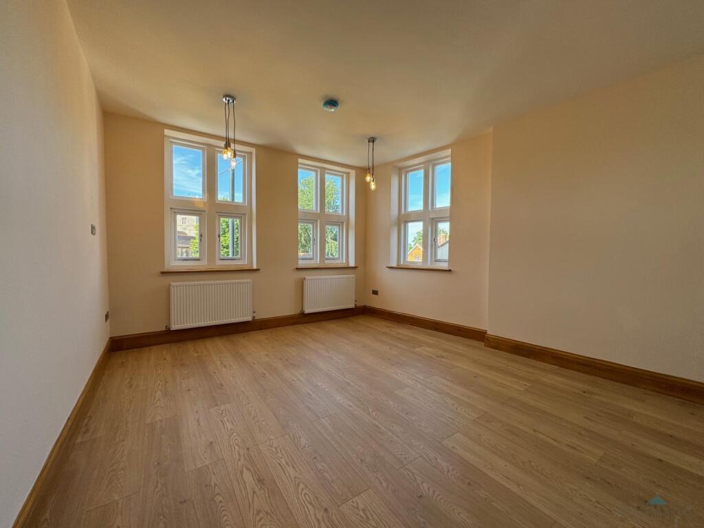 Main image of property: 28A High Street, Bushey, WD23