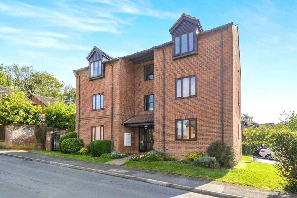 Main image of property: Half Moon Meadow, Hemel Hempstead, Hertfordshire, HP2