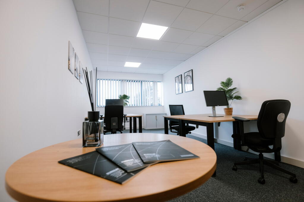 250 sqft office in Burnley