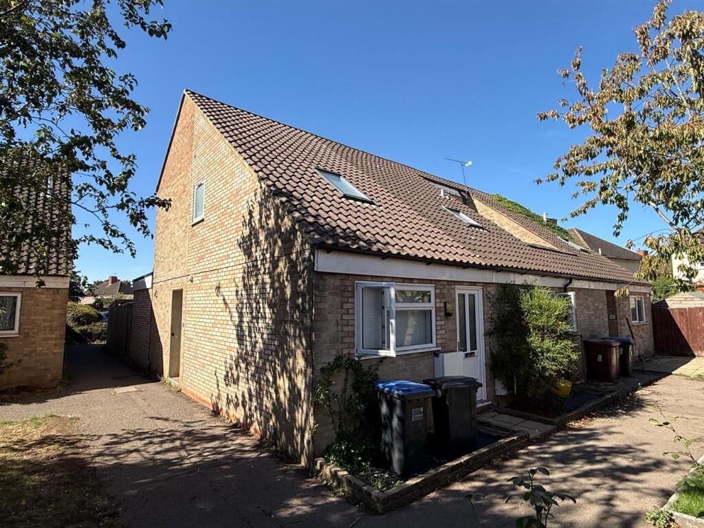 Main image of property: Strawmead, Hatfield